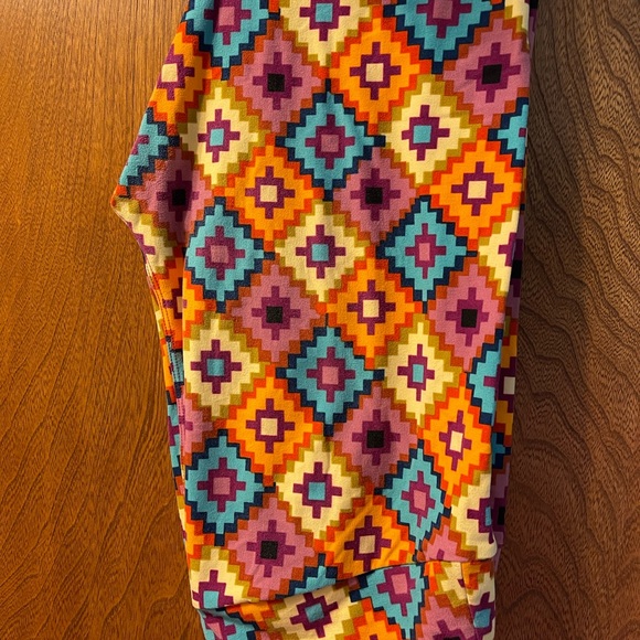 LuLaRoe - Tall & Curvy Leggings - 3 pairs - variety pack - SALE - Picture 6 of 7